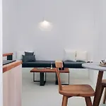 Hotel Thiro Santorini 3*