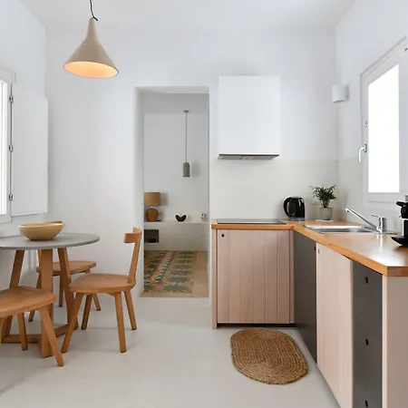 Hotel Thiro Santorini 3*