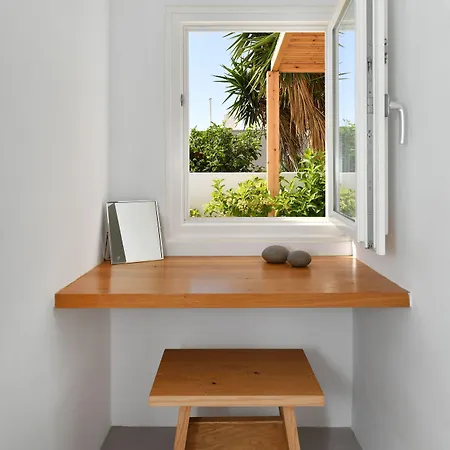 Hotel Thiro Santorini 3*