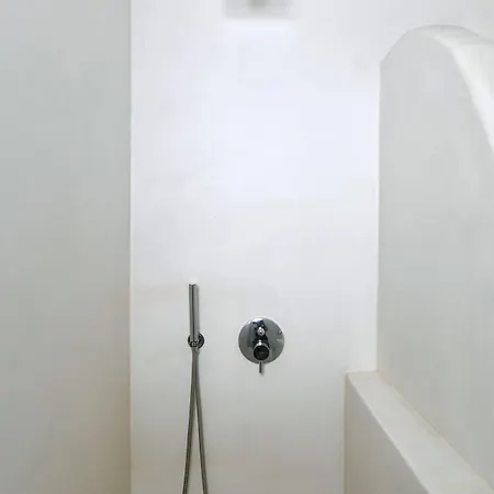 Thiro Santorini Hotel 3*