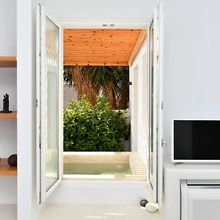 Thiro Santorini Hotel 3*