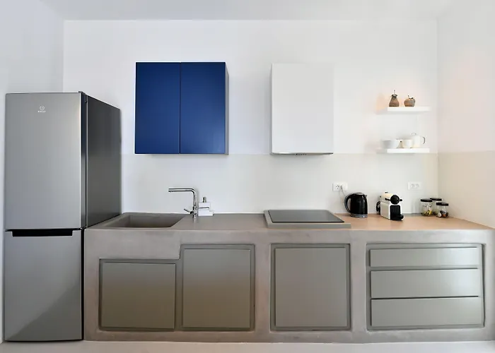 Thiro Santorini Hotel