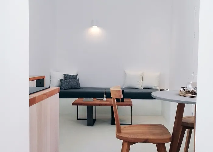 Hotel Thiro Santorini 3*