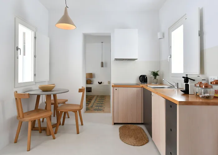 Hotel Thiro Santorini 3*