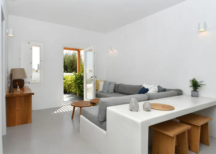 فندق Thiro Santorini 3*